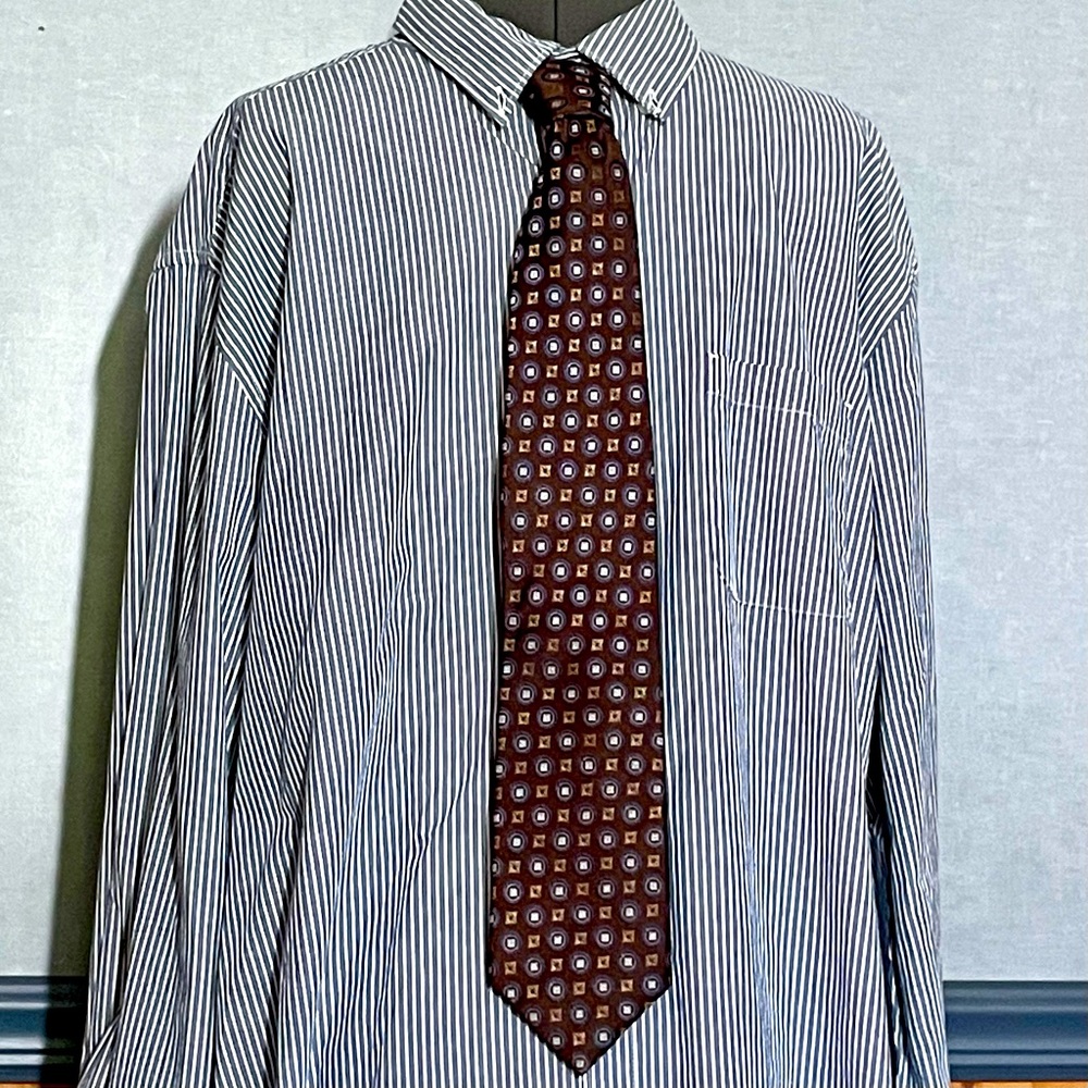 Kenneth Roberts tie